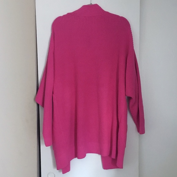 LAST ONE! Express Oversized Cardigan Sweater - Picture 2 of 8